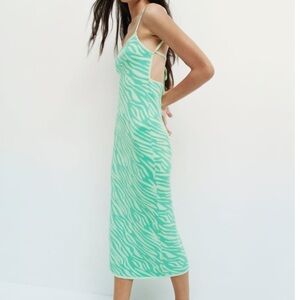 ANIMAL JACQUARD KNIT DRESS